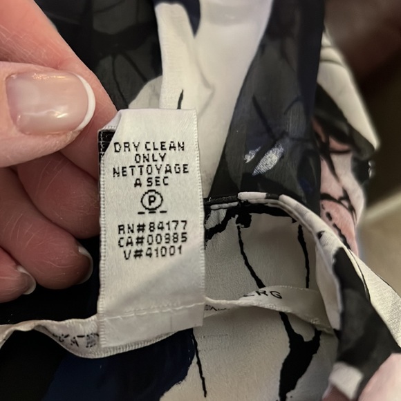 Diane von Furstenberg Connie Silk Cut Out-Back,Floral Print Top - Picture 6 of 10